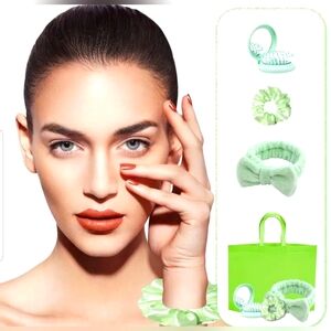 4pc Facial Headband, Mirrored Brush & Bag Set